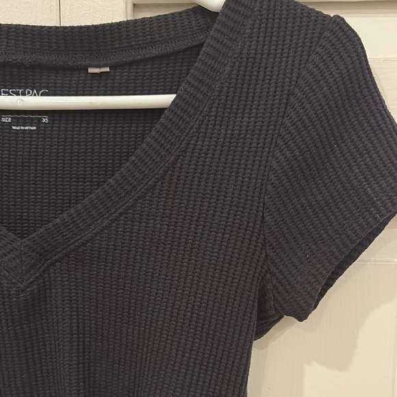 Pacsun Black Ribbed V-Neck Crop Top - Picture 5 of 6